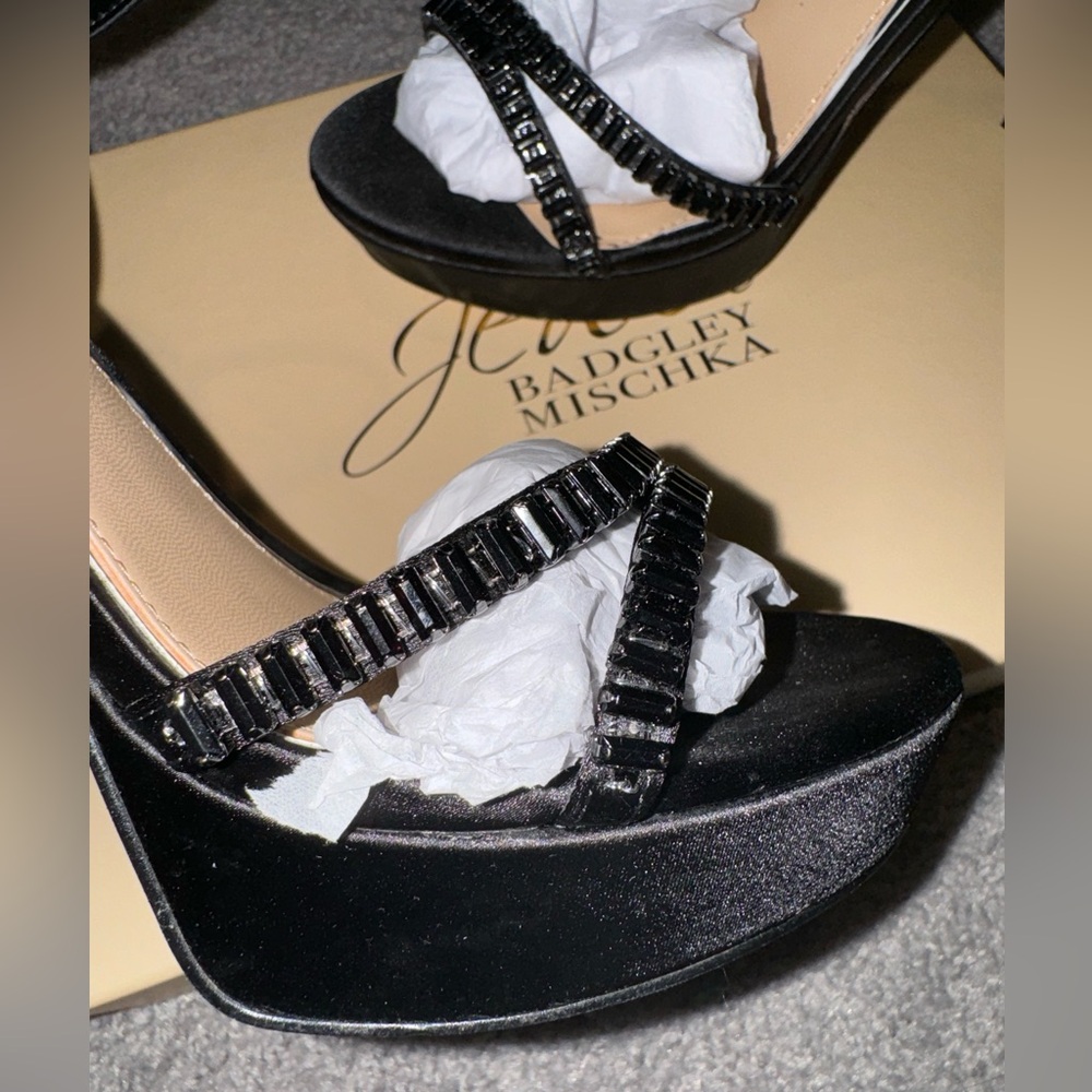White Jewel Badgley Mischka Gallant Silver Sz 7.5 Shoes Jewel